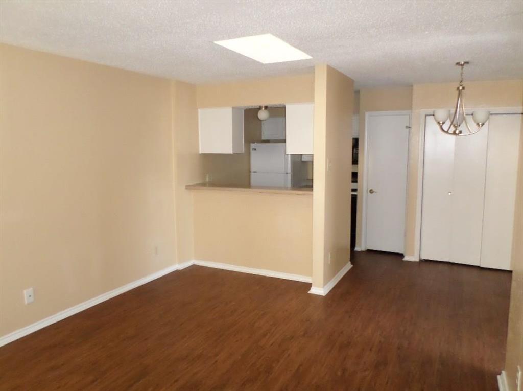 View Dallas, TX 75243 condo