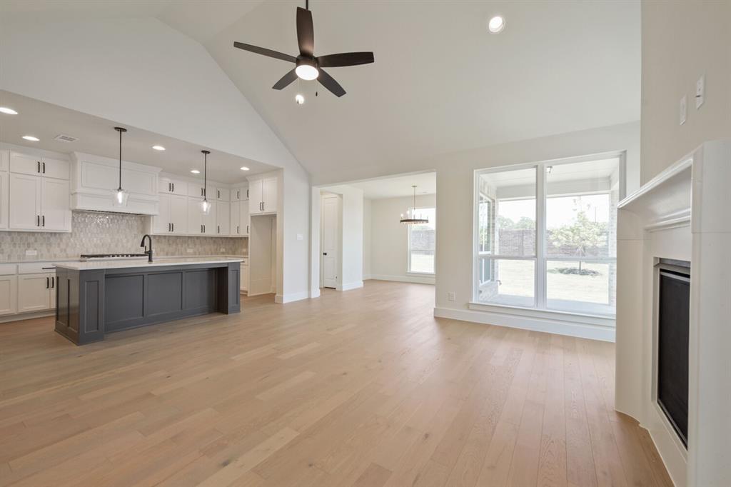 9817 Oak Glade Drive