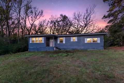 Photo of 422 Stone Street, Mineola, TX 75773 (MLS # 21238809)