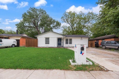 Photo of 1406 Highland Street, Mesquite, TX 75149 (MLS # 21421069)