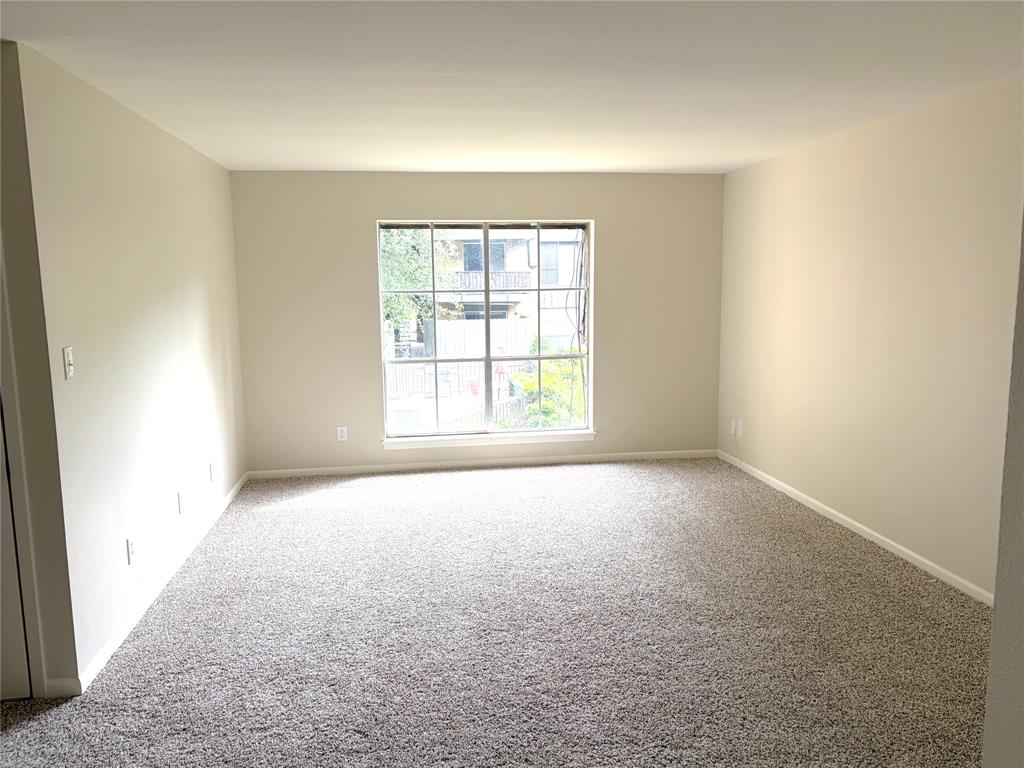 7000 Creswell Road 215