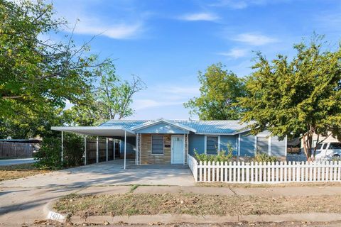 A home in Mineral Wells