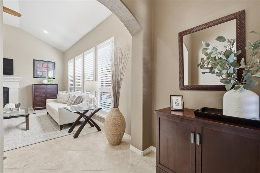 905 Deer Ridge Trail