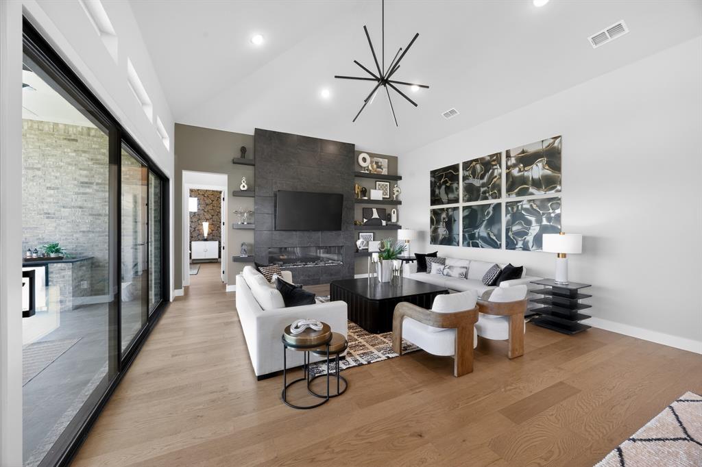 5004 Bluegrass Lane