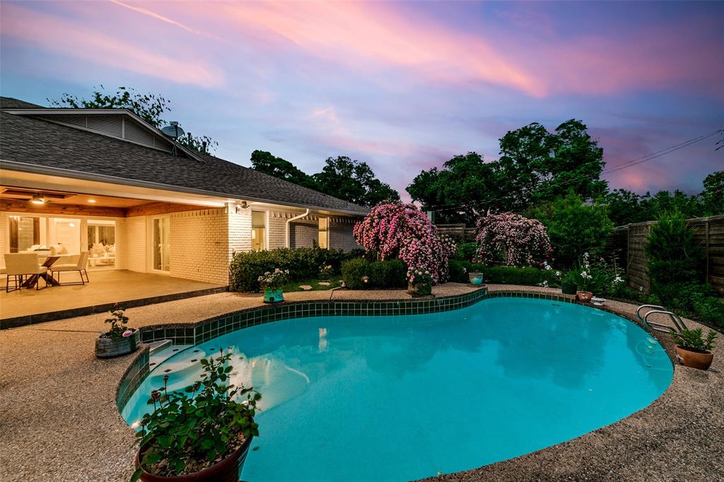 Schreiber Manor 01 Inst - Residential