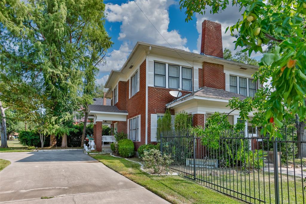 1118 S Lindsay Street