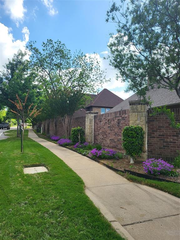 6401 Vintage Lake Drive