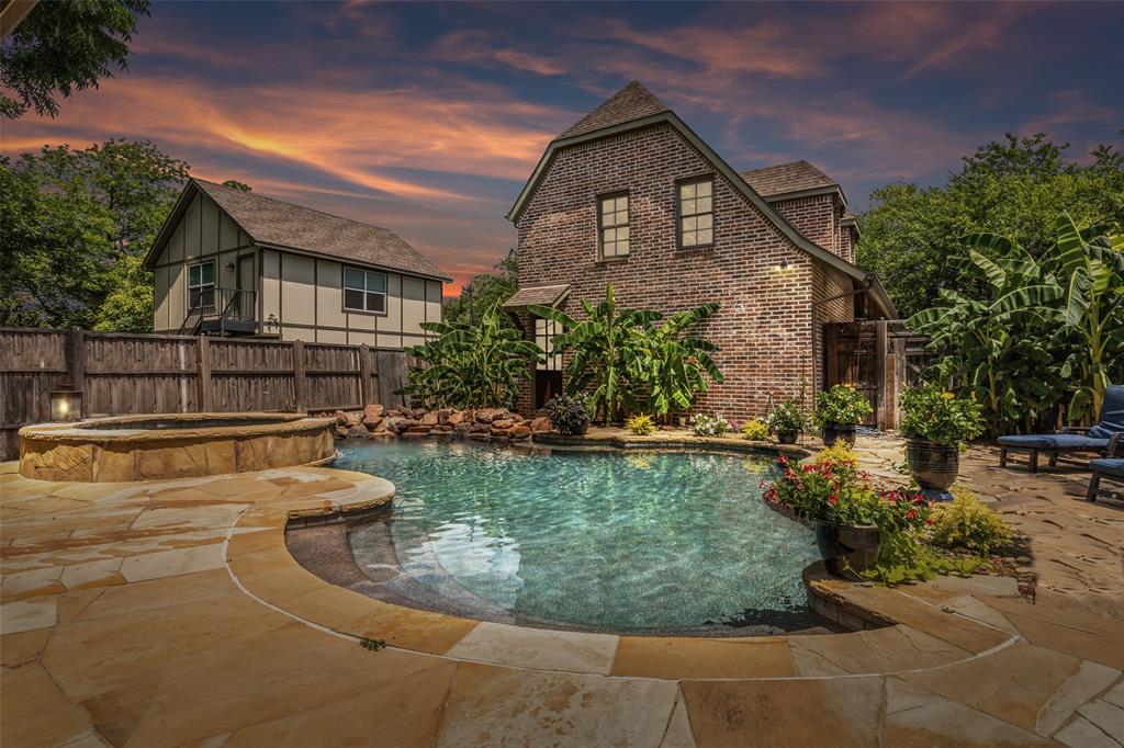 Llano Place - Residential