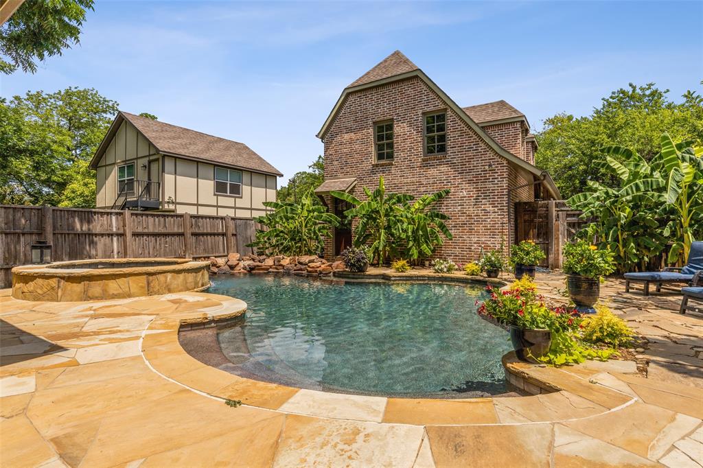 Llano Place - Residential