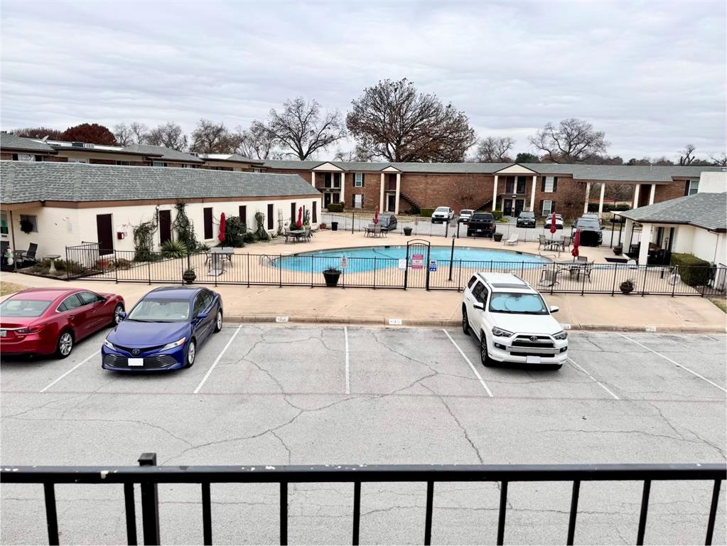 RIDGLEA EST CONDO - Residential Lease