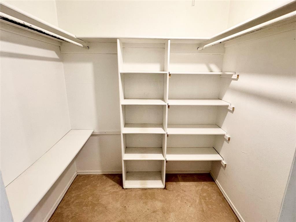 RIDGLEA EST CONDO - Residential Lease