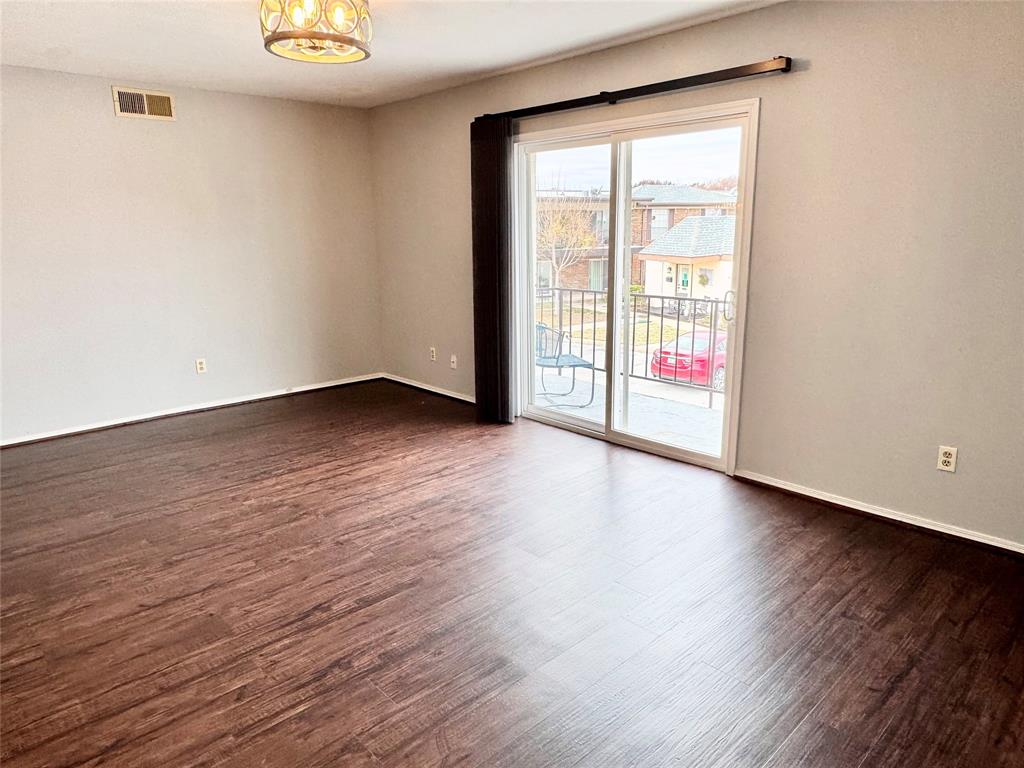 RIDGLEA EST CONDO - Residential Lease