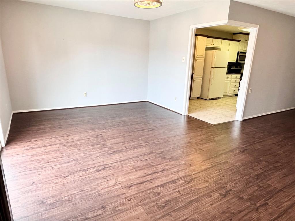 RIDGLEA EST CONDO - Residential Lease