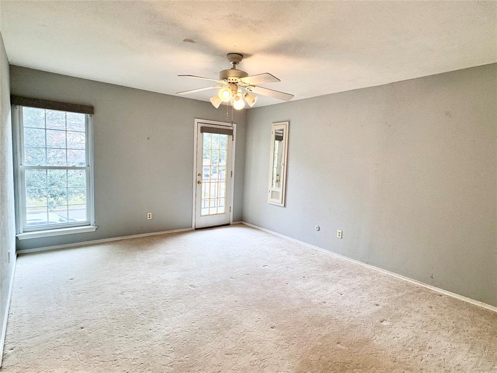 RIDGLEA EST CONDO - Residential Lease