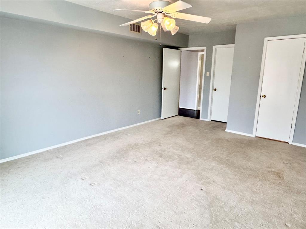 RIDGLEA EST CONDO - Residential Lease