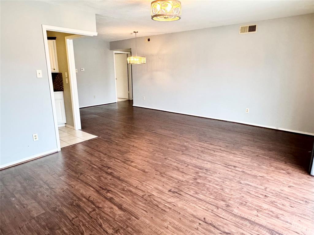 RIDGLEA EST CONDO - Residential Lease