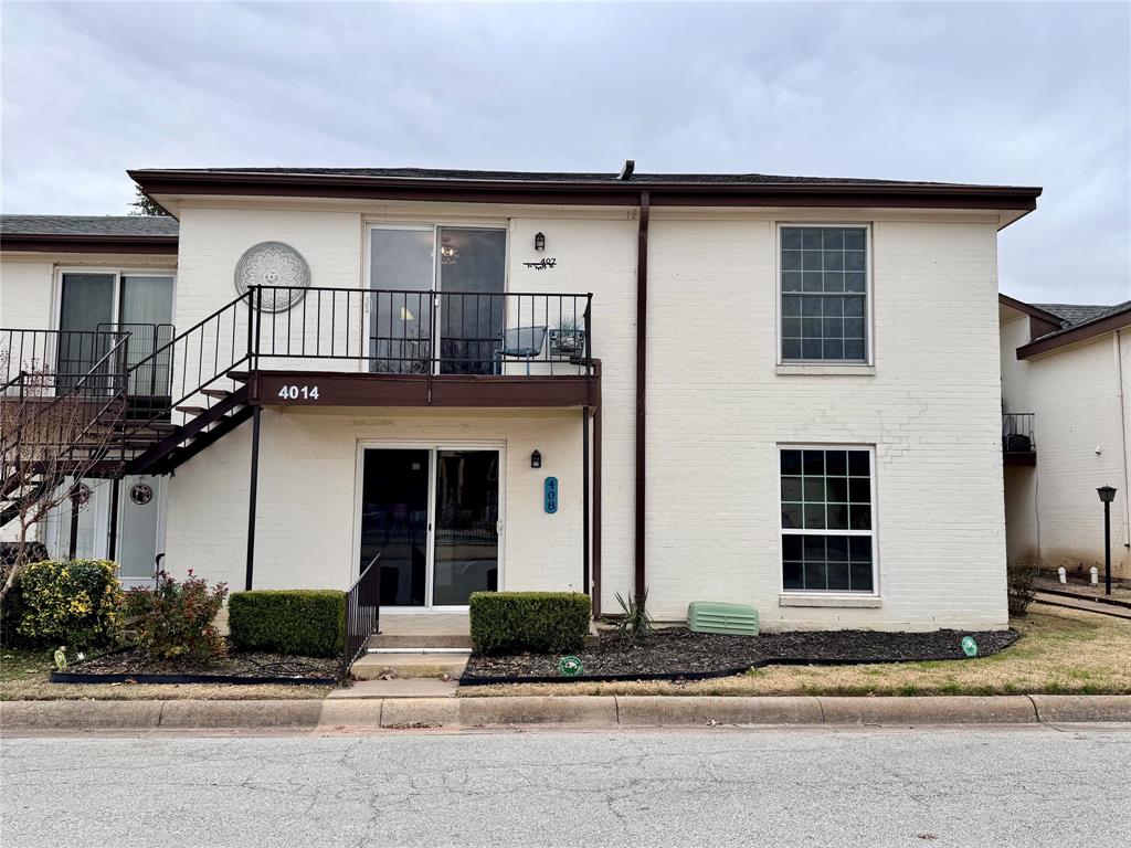 RIDGLEA EST CONDO - Residential Lease