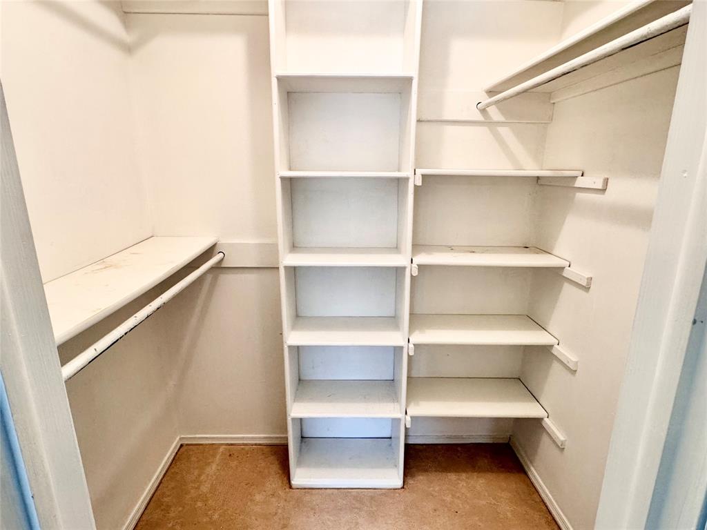 RIDGLEA EST CONDO - Residential Lease