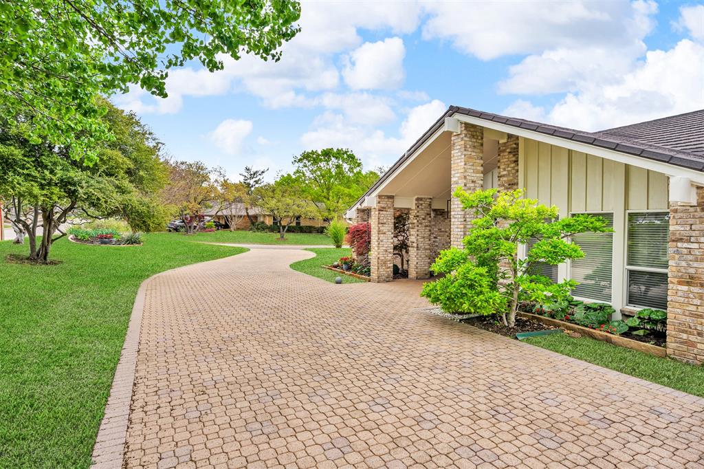 6624 Glenhurst Drive