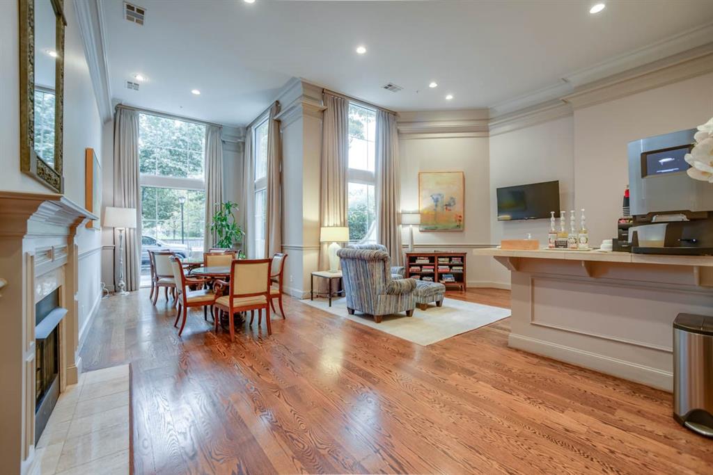 Plaza At Turtle Creek Residence Ph - Residential