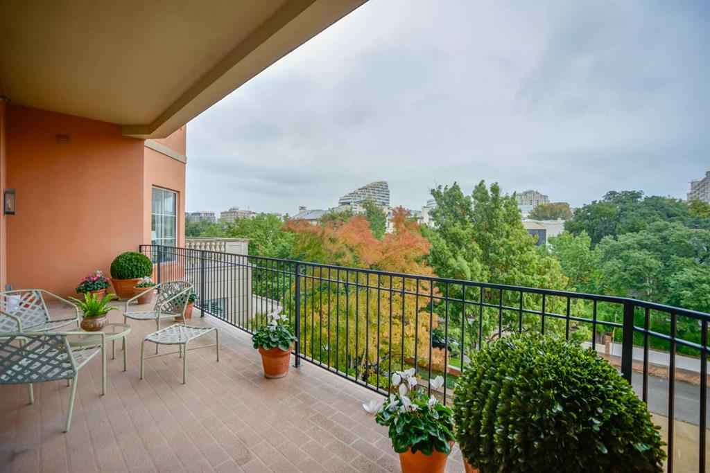 Plaza At Turtle Creek Residence Ph - Residential