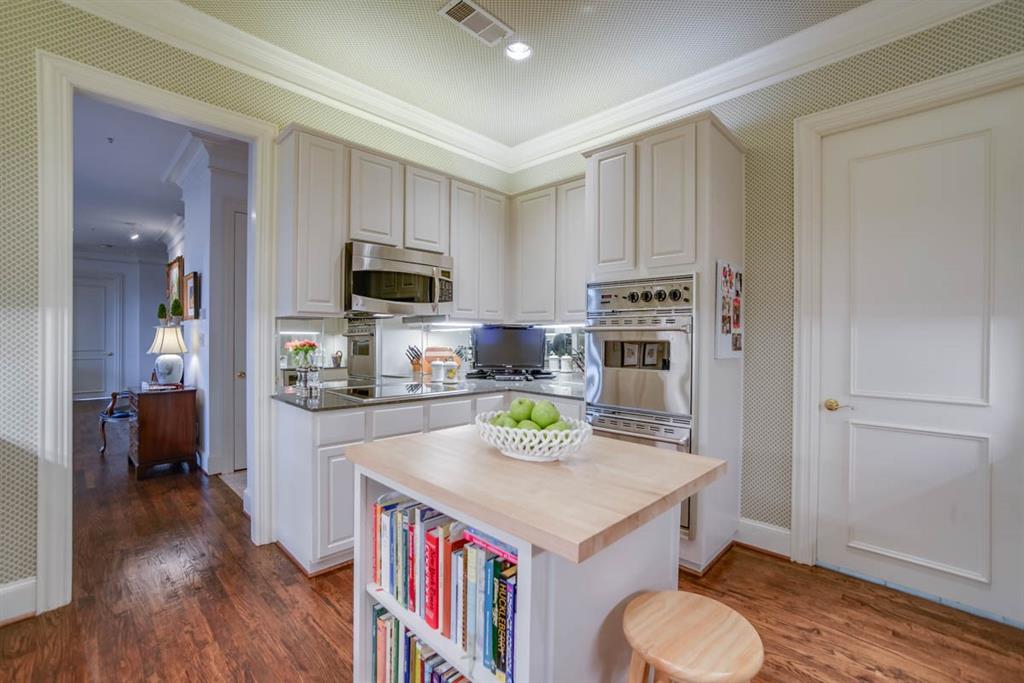 Plaza At Turtle Creek Residence Ph - Residential