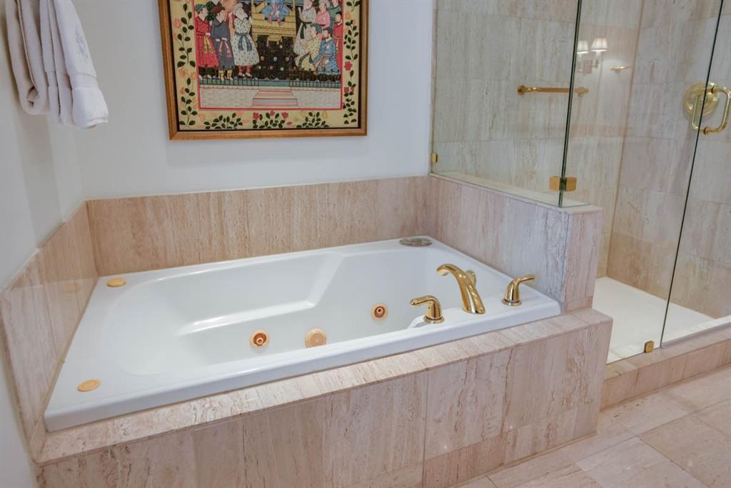 Plaza At Turtle Creek Residence Ph - Residential