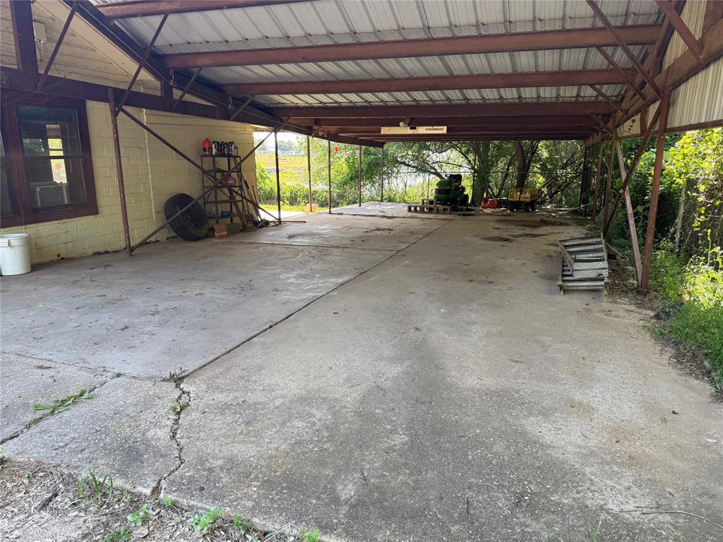 546 Apache Ln