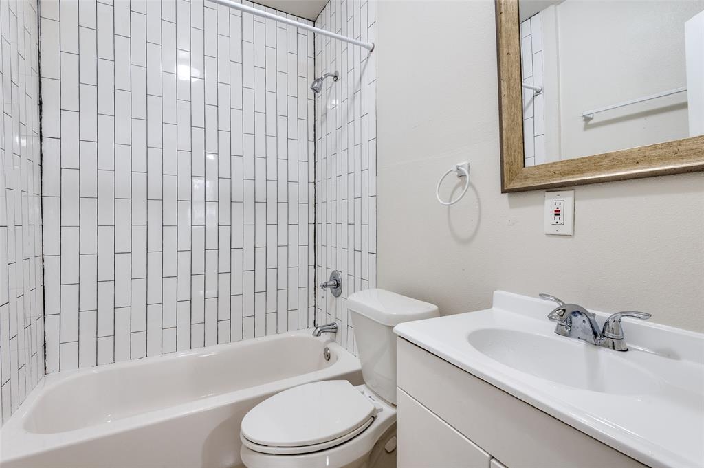 Lincoln Manor - Residential