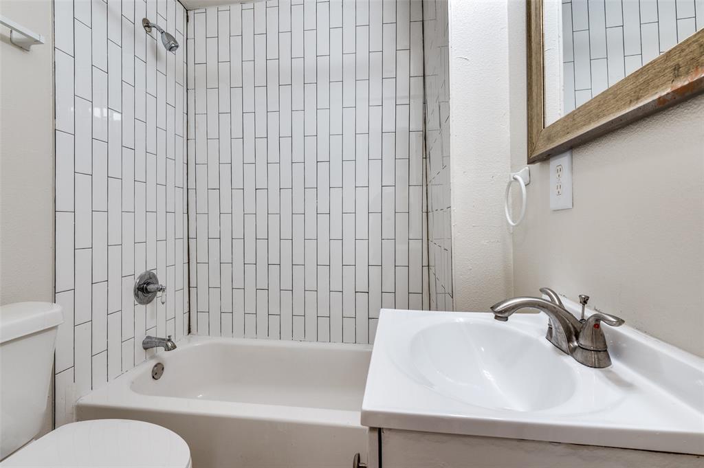 Lincoln Manor - Residential