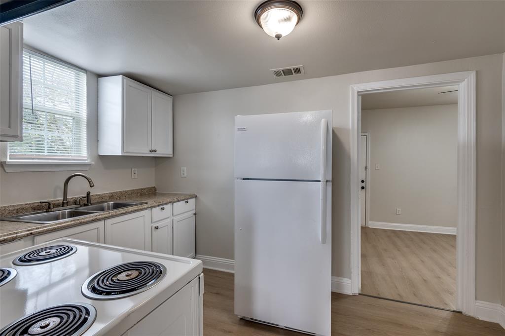 Lincoln Manor - Residential