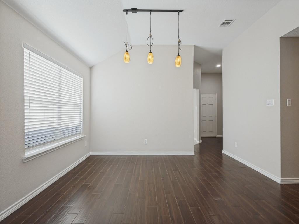 2616 Emerald Lane