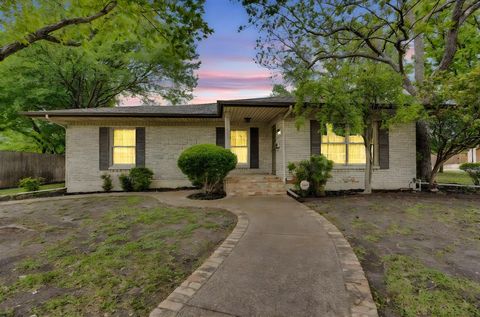 529 N Grand Avenue Waxahachie TX 75165