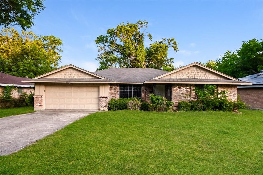 Charming 3 bedroom and 2 bathroom home updated with fresh carpet & laminate type flooring and neutral paint throughout. The inviting living room is spacious and great for entertaining. The modern kitchen offers spacious kitchen, and upgraded cabinetry. Home has 2 attached car garage. The private, fenced in backyard, is perfect for pets or for enjoying gorgeous days outdoors. This Home won’t last long. Apply today!