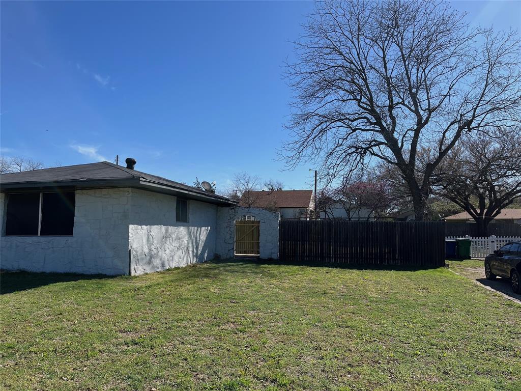 1101 S Trinity Street