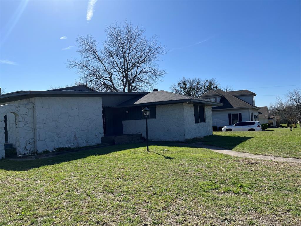 1101 S Trinity Street