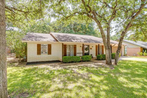 Photo of 2814 Blackwood Drive, Arlington, TX 76013 (MLS # 21348854)