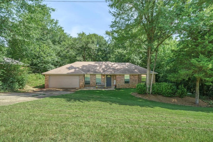 Photo 1 of 32 — 9165 Stonecreek, Tyler, TX 75703
