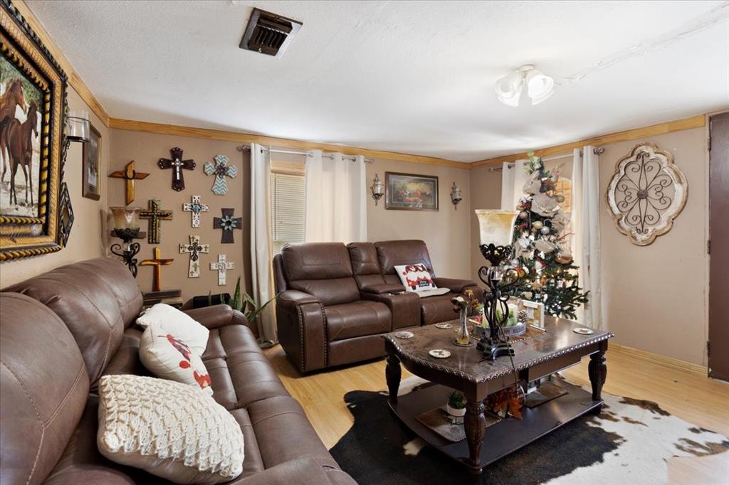 709 E Garnett Street