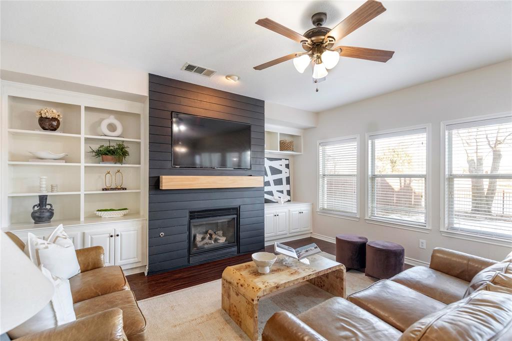 5712 Meadowglen Drive