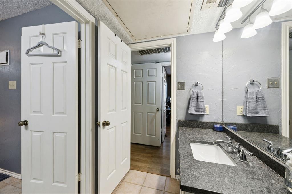 VALLEY OF BENT TREE CONDOMINIUMS BENT TREE VALLEY - Residential