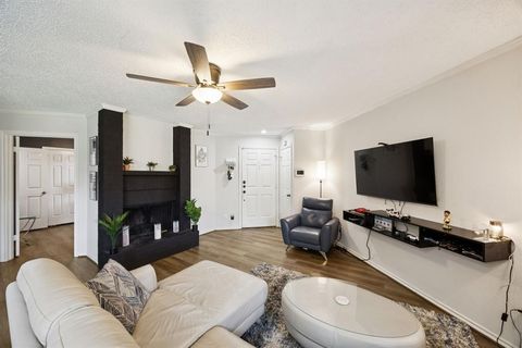 16301 Ledgemont Lane 281 Addison TX 75001