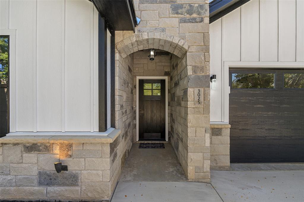 3025 Red Oak Drive