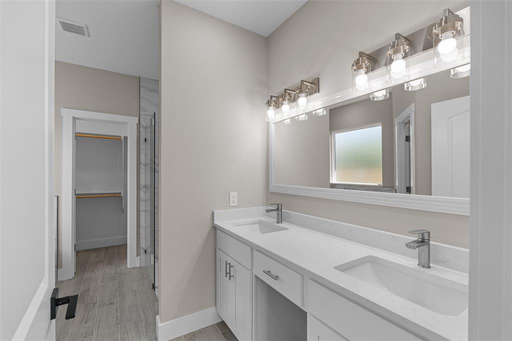 Oak Trail Shores Sec F - Residential