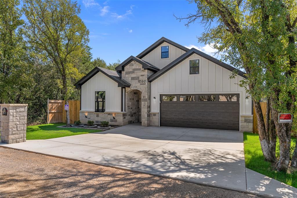 3025 Red Oak Drive