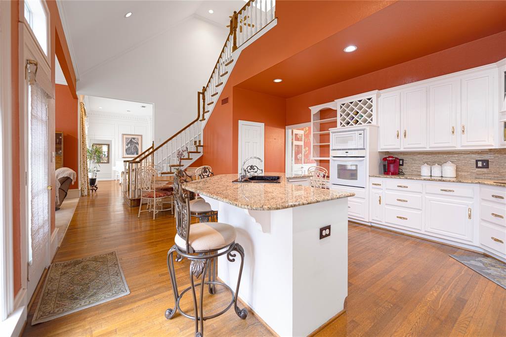 1204 Lakeridge Drive