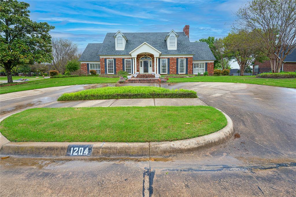 1204 Lakeridge Drive