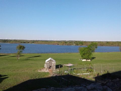 A home in Comanche