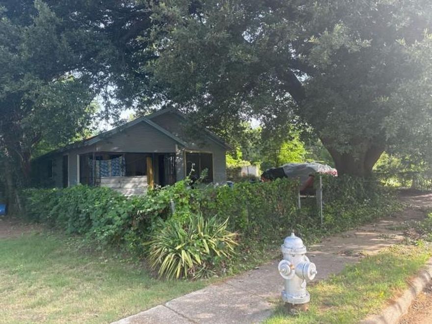 This charming 1925 cottage is packed with potential! Sitting on a spacious 50x125 lot, this 2-bedroom, 1-bath home is ready for your personal touch. We picked up this property at a tax sale, and it’s a true handyman special—perfect for investors, DIYers, or anyone looking for a fixer-upper opportunity in a fast-changing area of Dallas. 

Nestled in the South Dallas community, this home is close to Fair Park, home of the State Fair of Texas, museums, and year-round events. You’ll also be just a short drive to the Dallas Arboretum and Botanical Gardens, White Rock Lake, and Downtown Dallas—making this location ideal for commuters, students, or short-term rental potential. 

With solid bones, vintage character, and plenty of room for creative renovation, it offers an affordable entry point into one of Dallas’s most revitalizing neighborhoods. Whether you’re looking to flip, rent, or restore this cottage to its former glory, this is a property worth your attention!