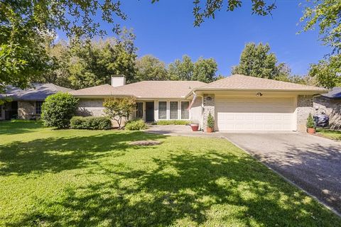 2814 Hedgeway Drive Arlington TX 76016